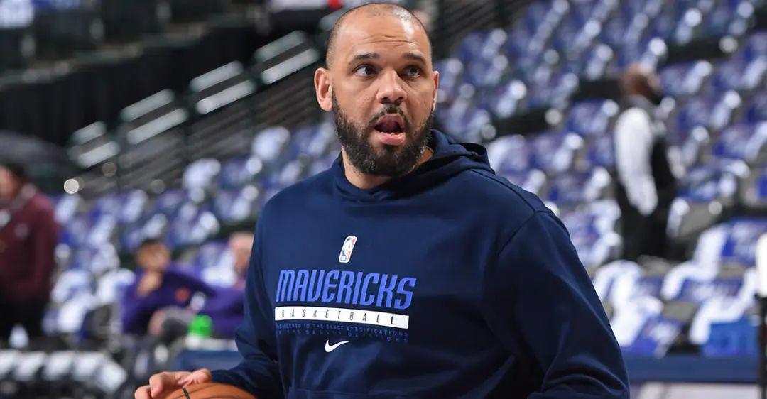 约老师:留下吧,你来首发,我打替补!你笑国王太疯癫,国王笑你看不穿