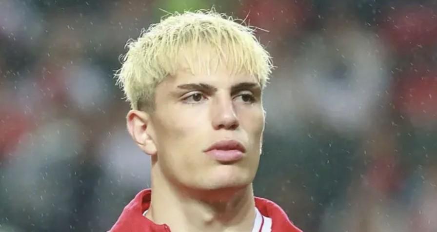 开云app-名记:曼联正在等待切尔西报价加纳乔,但将不会以低价出售他