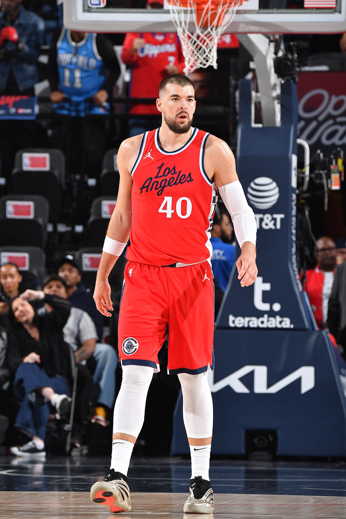 开云app-美媒评祖巴茨：快船内线支柱崛起，拯救球队于危难之际