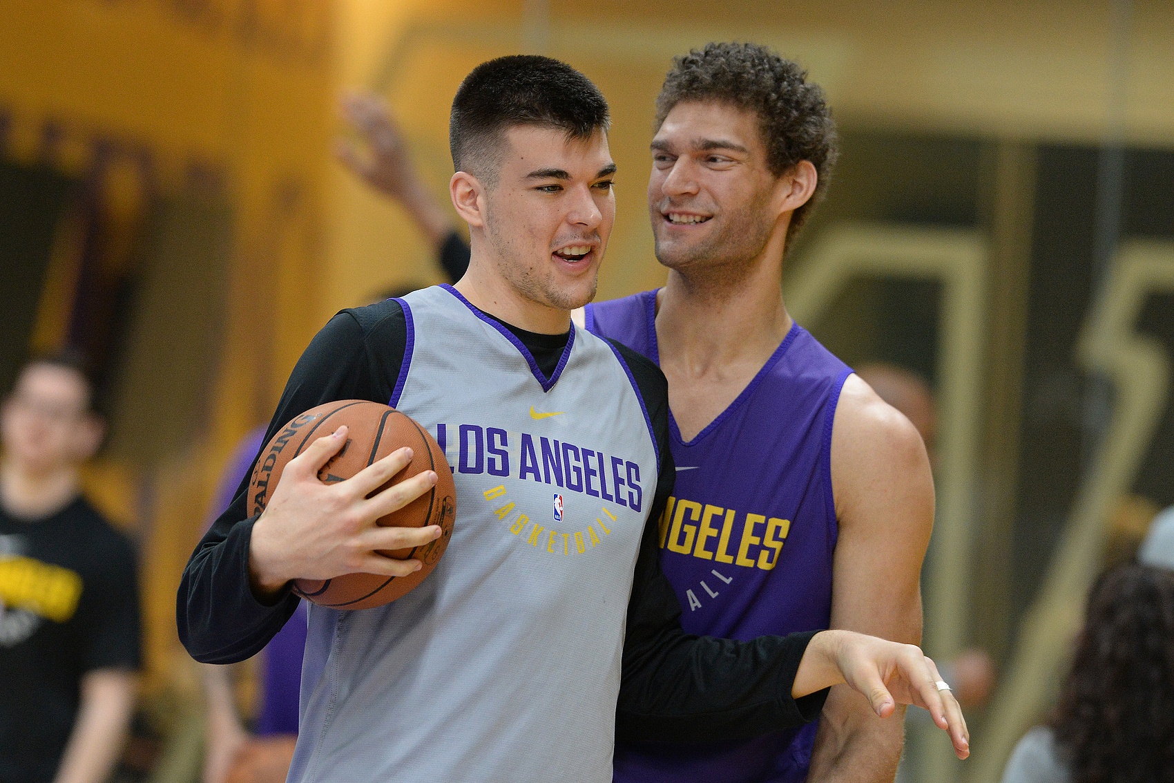 开云app-美媒评祖巴茨：快船内线支柱崛起，拯救球队于危难之际