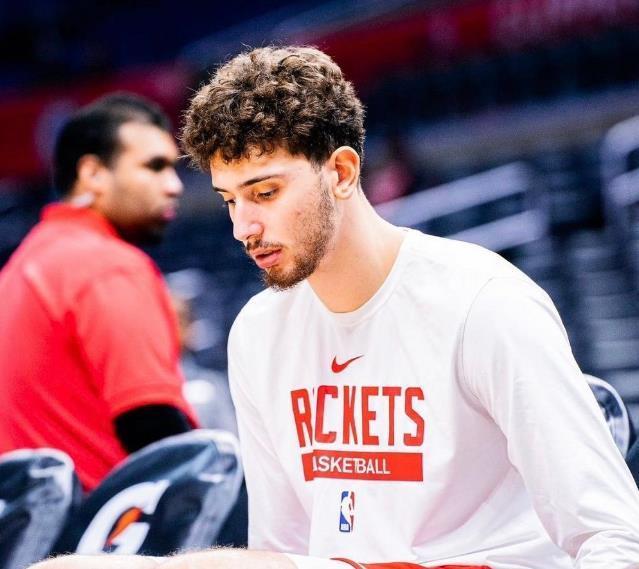 官方入口-25+25+26！火箭队高塔化身得分机器，助球队2胜1负，杜兰特轻松了