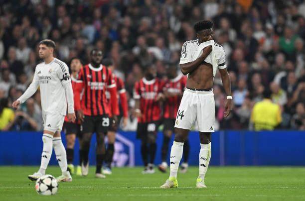 开云体育-【现场】全员梦游遭狂嘘 “伯纳乌厌倦了这支皇马”