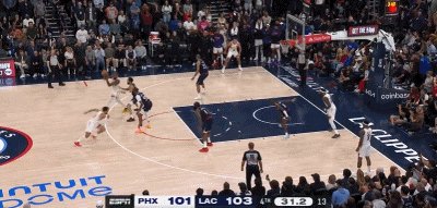 体育平台-赛季第一场就加班！KD哈登上演“夕阳红”对飚