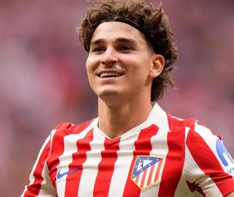 官方入口-11球5助攻!曝阿尔瓦雷斯主动示好巴萨,小蜘蛛为啥不想去阿森纳